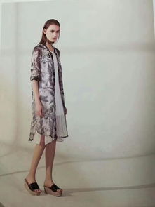 广州漫天映雪品牌折扣女装批发平台 一站式覆盖重庆服饰鞋帽箱包货源